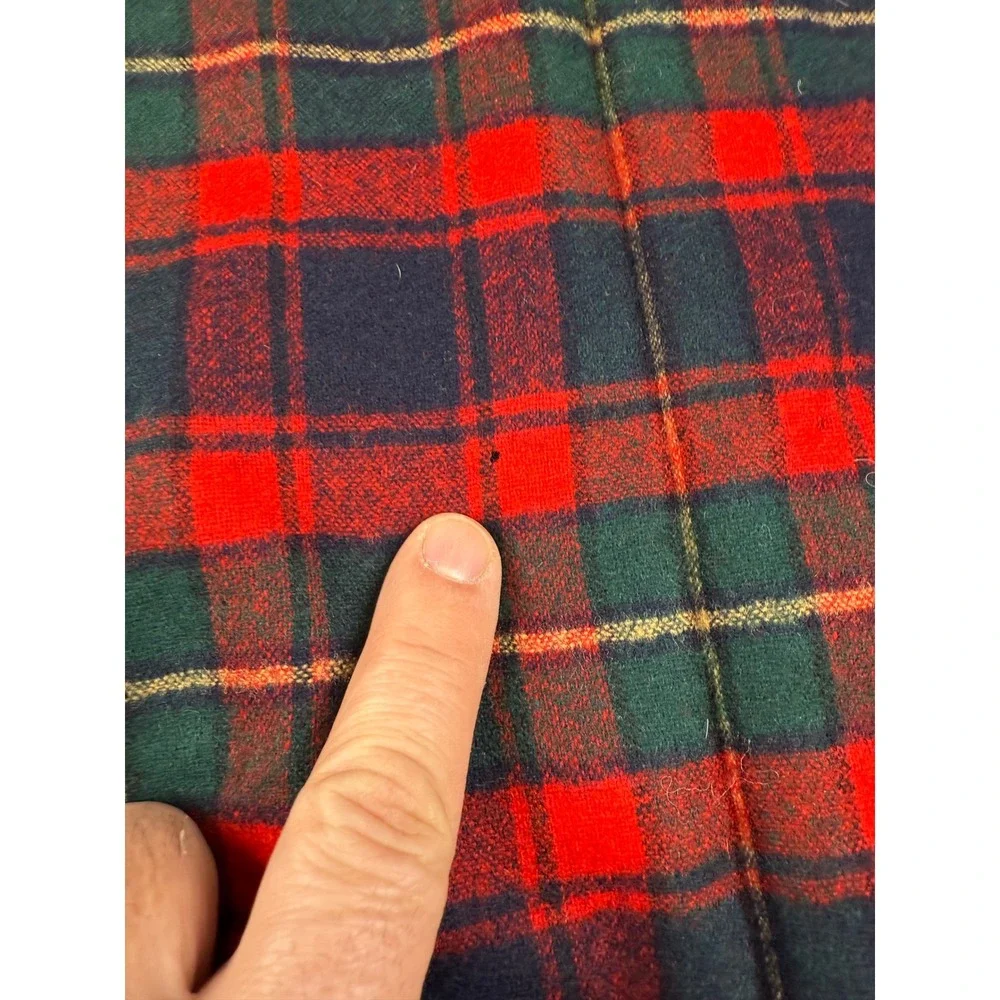 Vintage Pendleton‎ Wool Scarf Plaid Red Green Navy Fringe Made in USA
